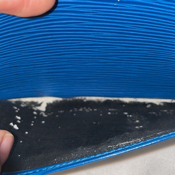 LV  Authentic checkbook wallet - Picture 5 of 7